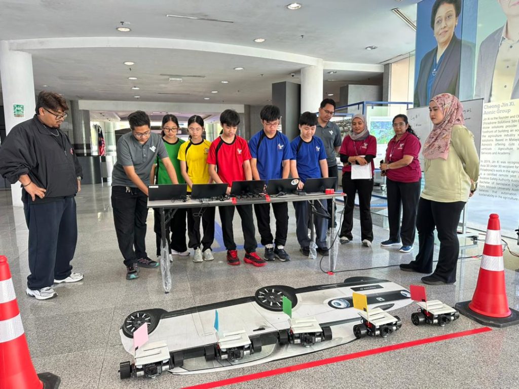 b9592501-a42b-4995-aef3-6c937678a1e0